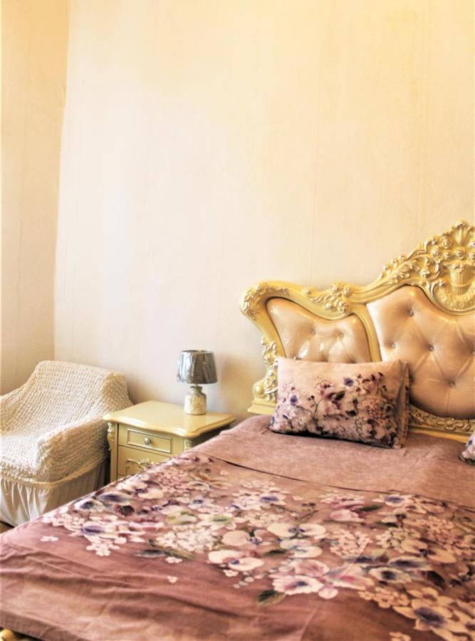 Guesthouse Medea On Pushkini 4 كوتايسي المظهر الخارجي الصورة