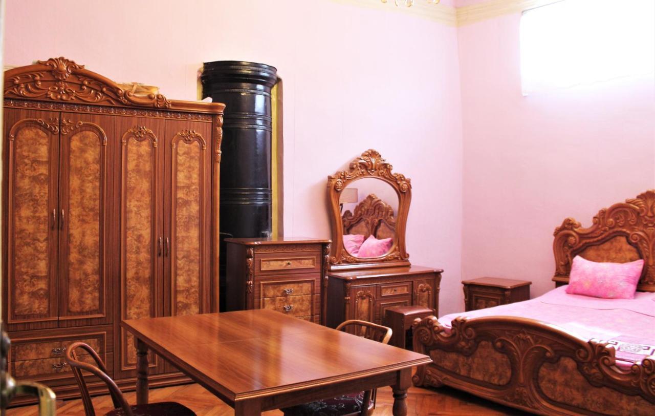 Guesthouse Medea On Pushkini 4 كوتايسي المظهر الخارجي الصورة