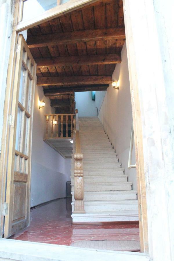 Guesthouse Medea On Pushkini 4 كوتايسي المظهر الخارجي الصورة